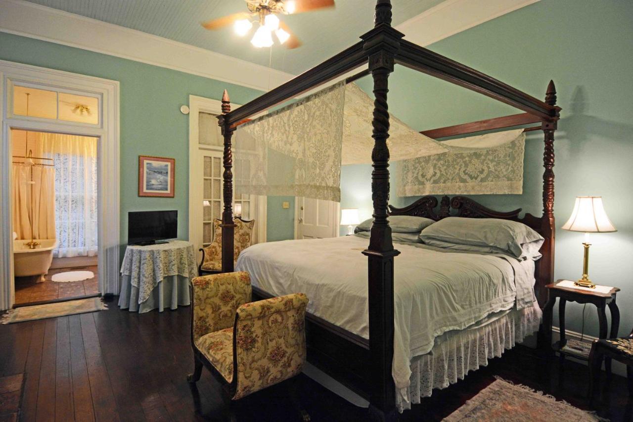 1872 Denham Inn Монтічелло Екстер'єр фото